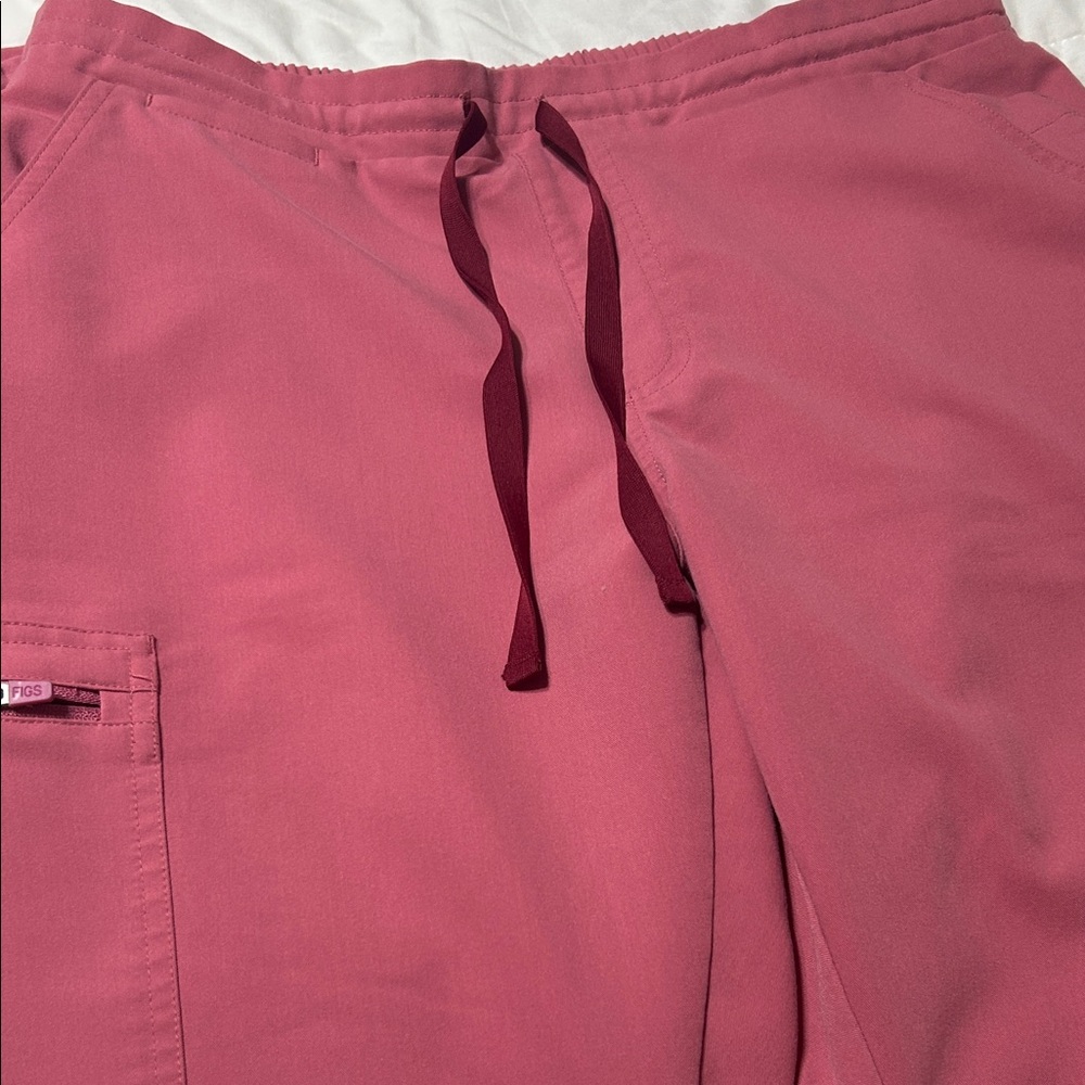 Figs Rose Scrub Top (small) and pants (medium) - Picture 4 of 7